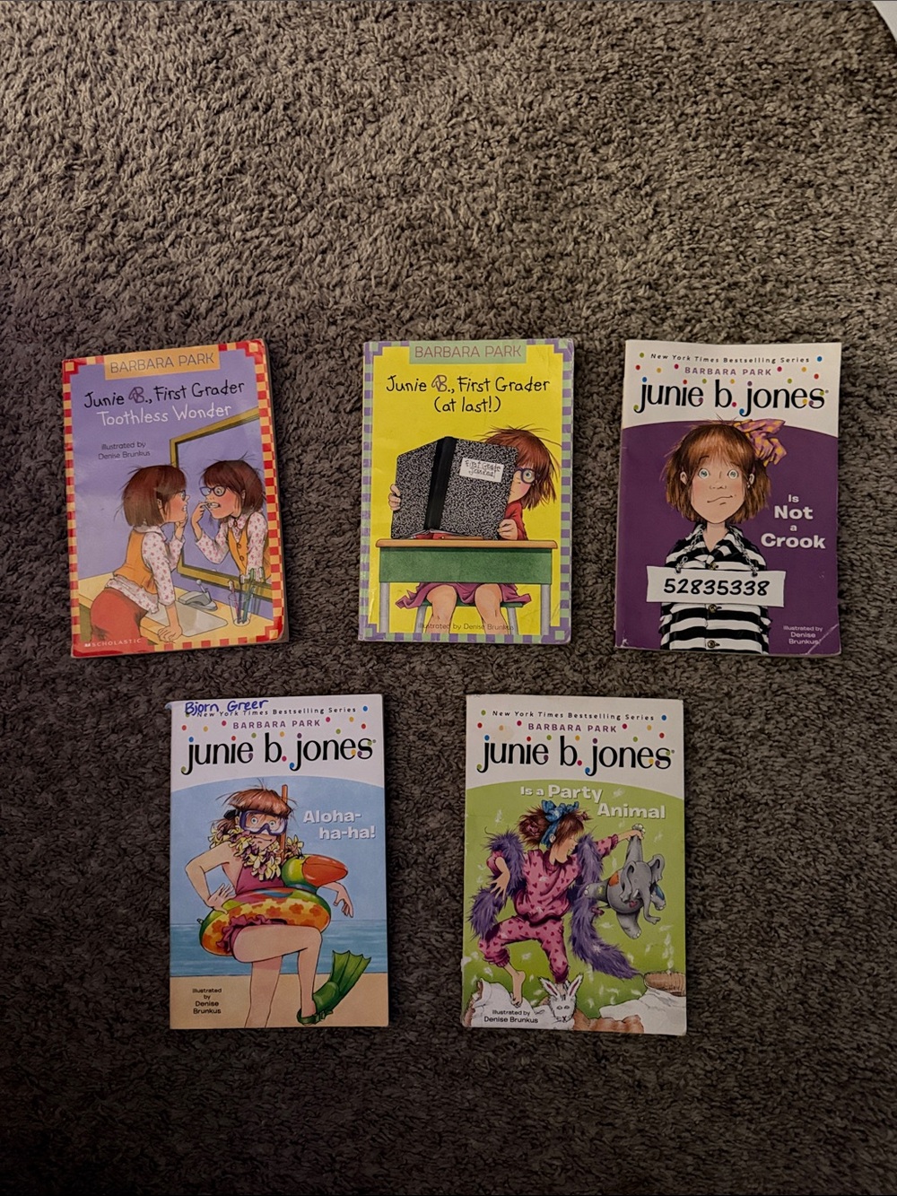 Junie B. Jones Book Bundle – Assorted Color Covers by